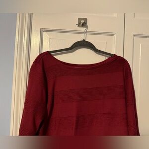 John’s Bay Lightweight long sleeve sweater. Like New. Slight stripe accents.
